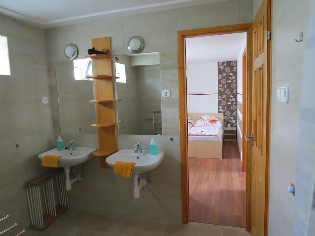 Aranyhal Apartman Шарвар Номер фото